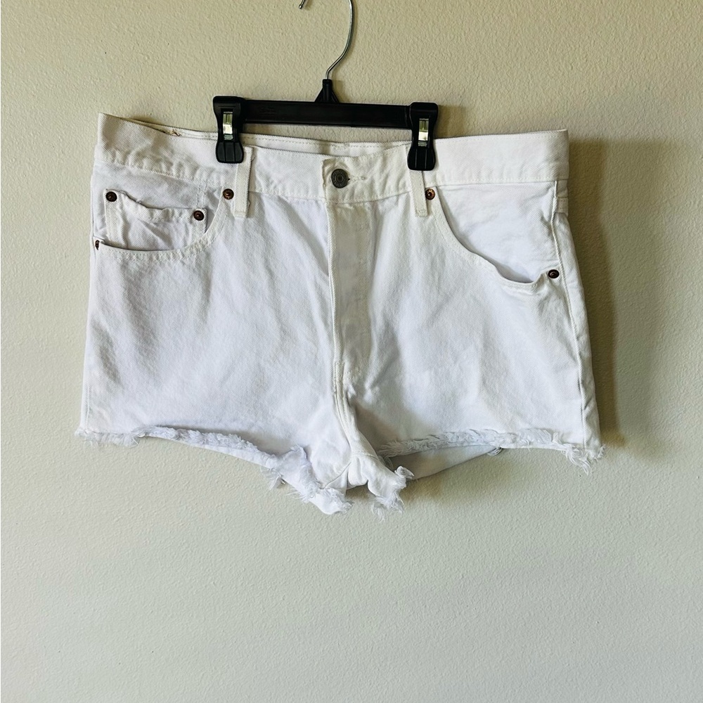 Levi white jean short with all button front detail